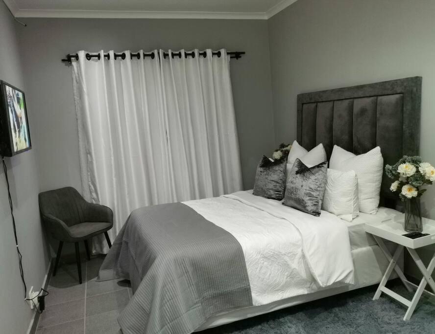 The Calm Corner Apartment Pinetown Exterior photo
